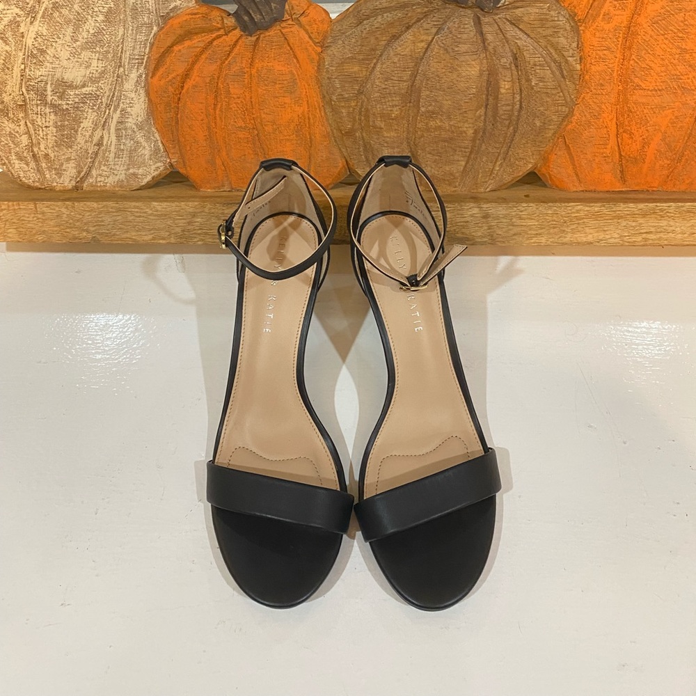 Kelly and Katie, high heeled sandals, size 8, black